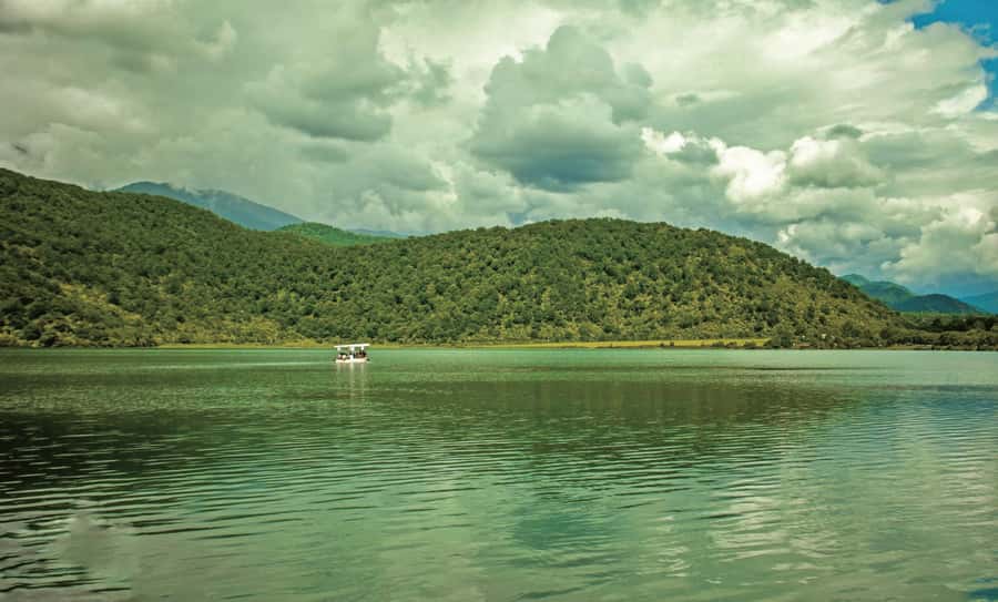 Shamakhi and Gabala Guided Day Tour - Leaving Baku for the northwestern road